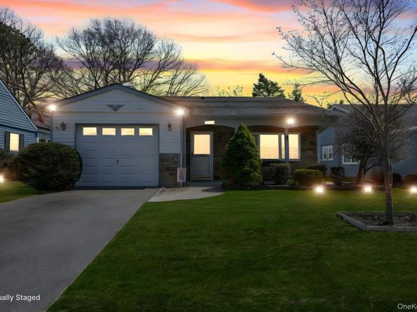 259 Edinburgh Drive, Ridge NY 11961