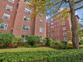 250 Bronxville Road 2G, Bronxville NY 10708