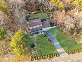 231 W Woodside Avenue, Patchogue NY 11772