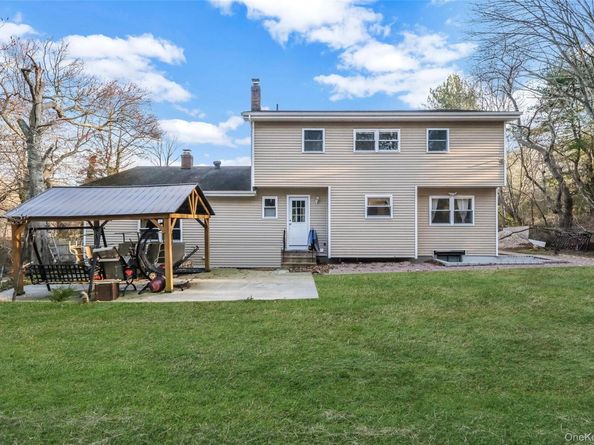 231 W Woodside Avenue, Patchogue NY 11772