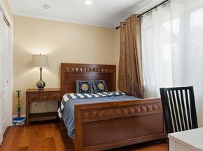 18 Aldgate Drive W, Manhasset NY 11030