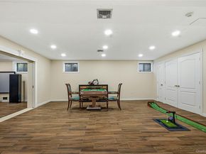 18 Aldgate Drive W, Manhasset NY 11030