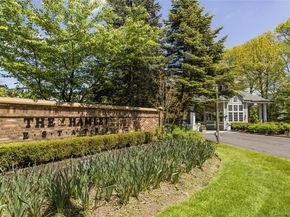 18 Aldgate Drive W, Manhasset NY 11030