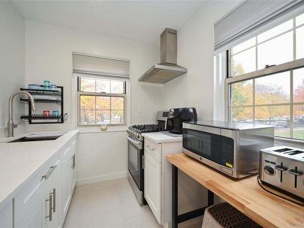 69-25 215th A, Bayside NY 11364