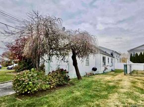 372 Jackson Avenue, Mineola NY 11501