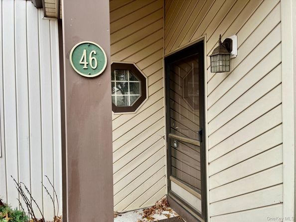 46 Blue Point Road E, Holtsville NY 11742