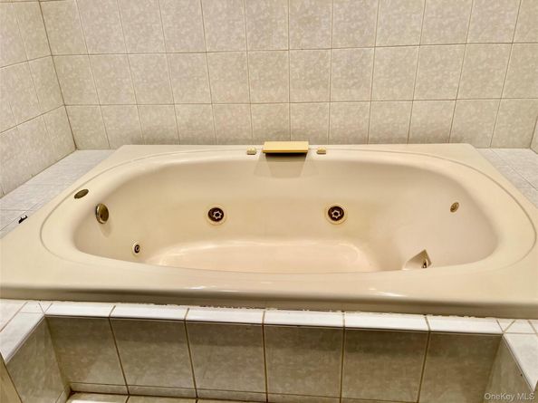 46 Blue Point Road E, Holtsville NY 11742