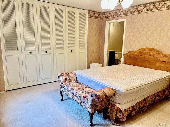 46 Blue Point Road E, Holtsville NY 11742