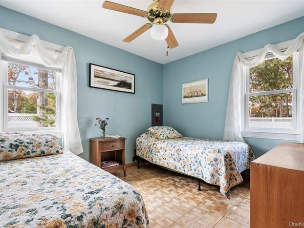 21 Woodridge Road, Hampton Bays NY 11946