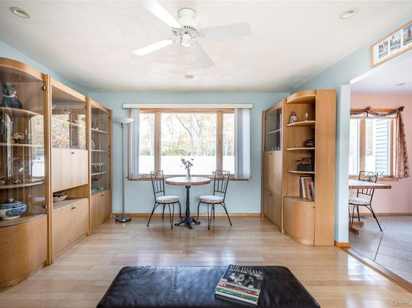 21 Woodridge Road, Hampton Bays NY 11946