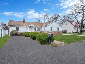 1 Holbrook Street, Bay Shore NY 11706