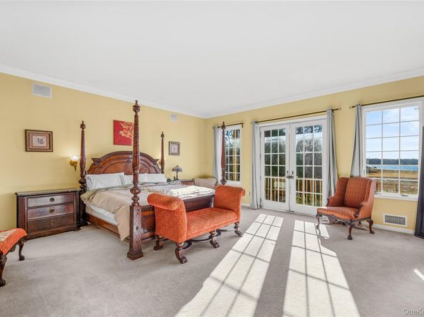 28 Old Neck Road S, Center Moriches NY 11934