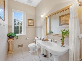 28 Old Neck Road S, Center Moriches NY 11934