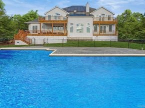 28 Old Neck Road S, Center Moriches NY 11934