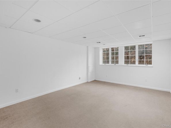 28 Old Neck Road S, Center Moriches NY 11934