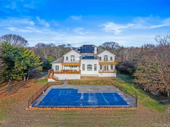 28 Old Neck Road S, Center Moriches NY 11934