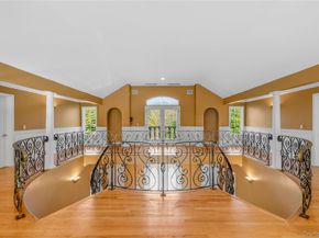 28 Old Neck Road S, Center Moriches NY 11934