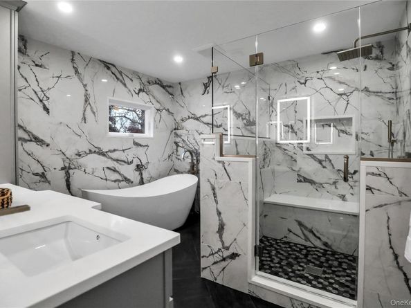 9 Susan Lane, Dix Hills NY 11746