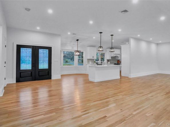 9 Susan Lane, Dix Hills NY 11746