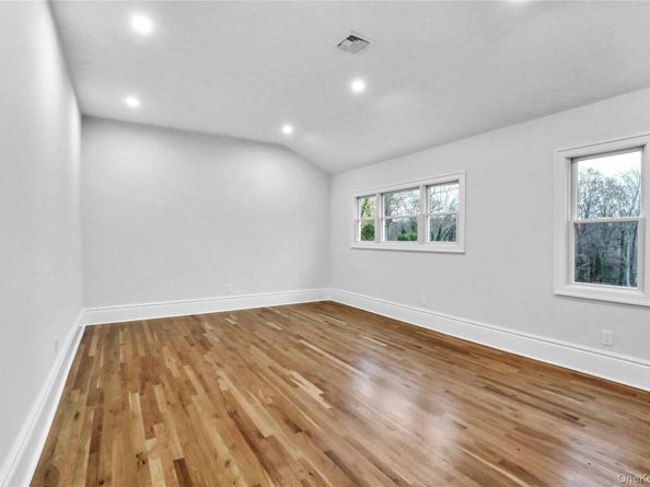 9 Susan Lane, Dix Hills NY 11746