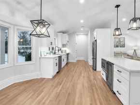 9 Susan Lane, Dix Hills NY 11746