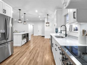 9 Susan Lane, Dix Hills NY 11746