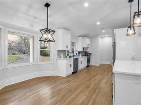 9 Susan Lane, Dix Hills NY 11746