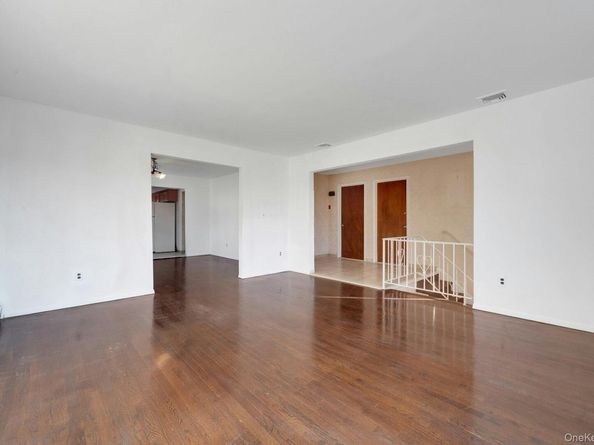 110 Beverly Road, Yonkers NY 10710