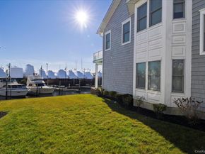 54 Ocean Watch Court 54, Freeport NY 11520
