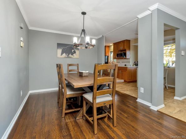 16 E Hill Drive, Smithtown NY 11787