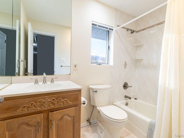 16 E Hill Drive, Smithtown NY 11787