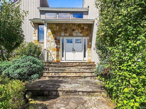 8 Cobbling Rock Drive, Katonah NY 10536