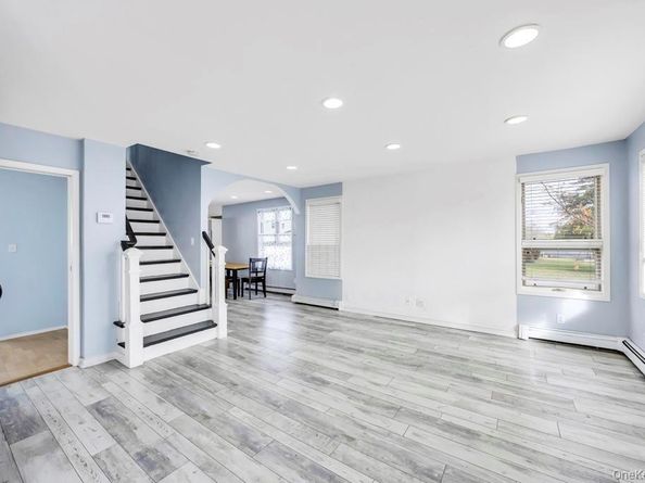 297 Catskill Avenue, Lindenhurst NY 11757