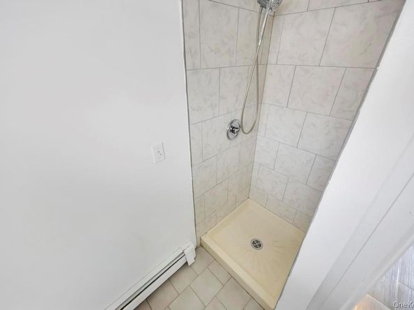 297 Catskill Avenue, Lindenhurst NY 11757