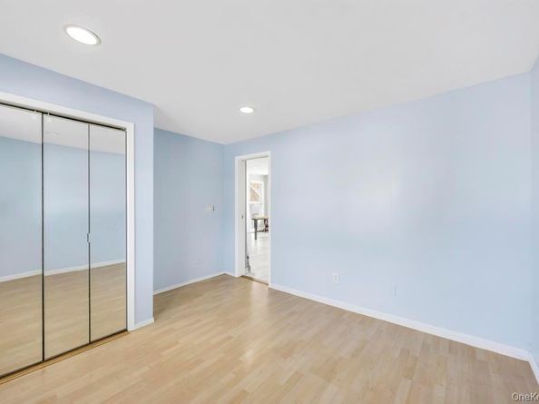 297 Catskill Avenue, Lindenhurst NY 11757