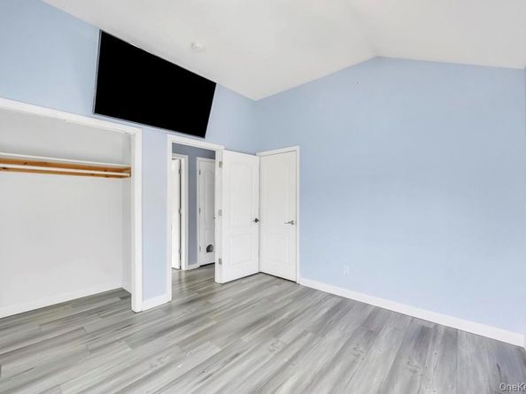 297 Catskill Avenue, Lindenhurst NY 11757