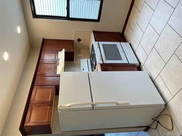 7845 79th Place, Glendale NY 11385