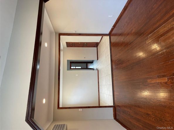 7845 79th Place, Glendale NY 11385