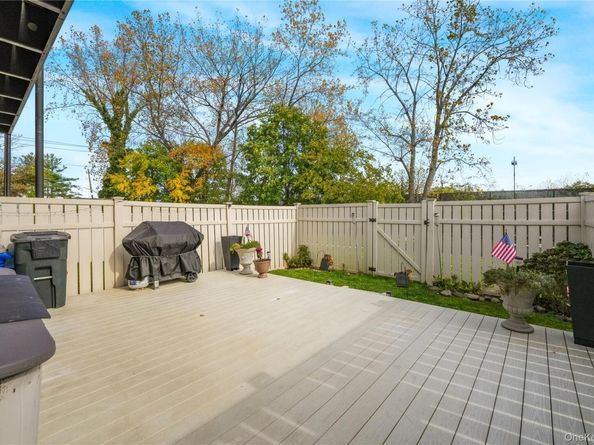 427 Schorr Drive 36A, College Point NY 11356