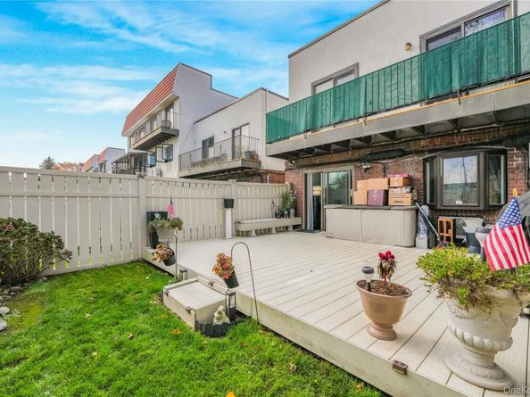 427 Schorr Drive 36A, College Point NY 11356