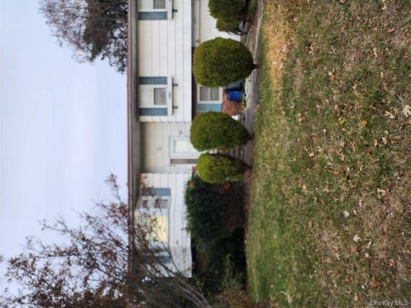 583 Centerwood Street, West Babylon NY 11704