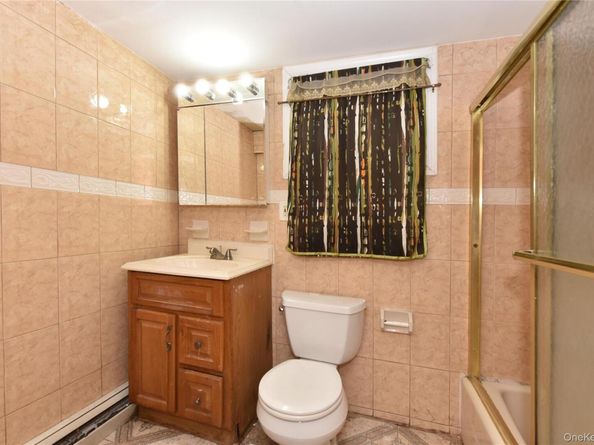 407 Second St Street, Elmont NY 11003