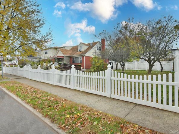 407 Second St Street, Elmont NY 11003