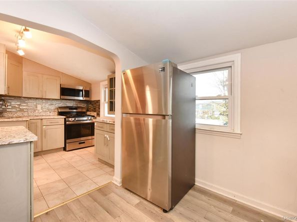 407 Second St Street, Elmont NY 11003