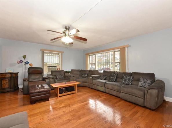 407 Second St Street, Elmont NY 11003