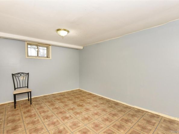 407 Second St Street, Elmont NY 11003