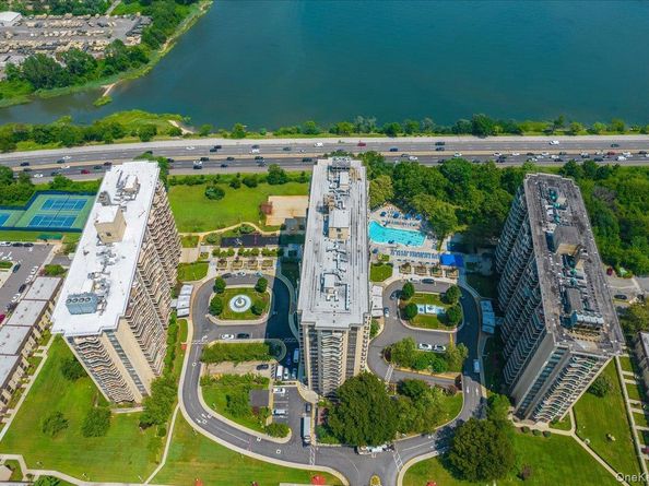 17-85 215th Street 1E, Bayside NY 11360