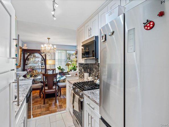 17-85 215th Street 1E, Bayside NY 11360