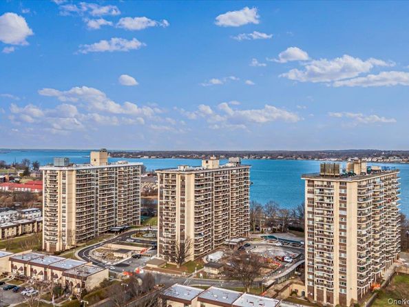 17-85 215th Street 1E, Bayside NY 11360