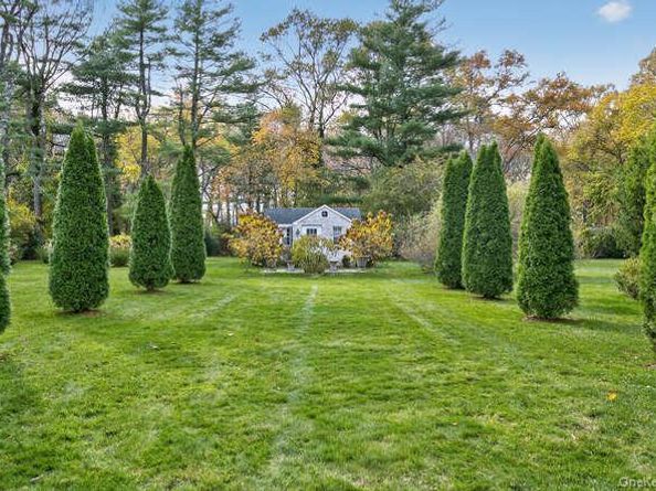 12 Donna Drive, Oyster Bay NY 11771